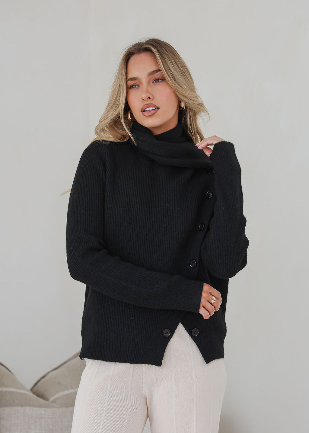 Picadilly Attached Scarf Knit ~ Black