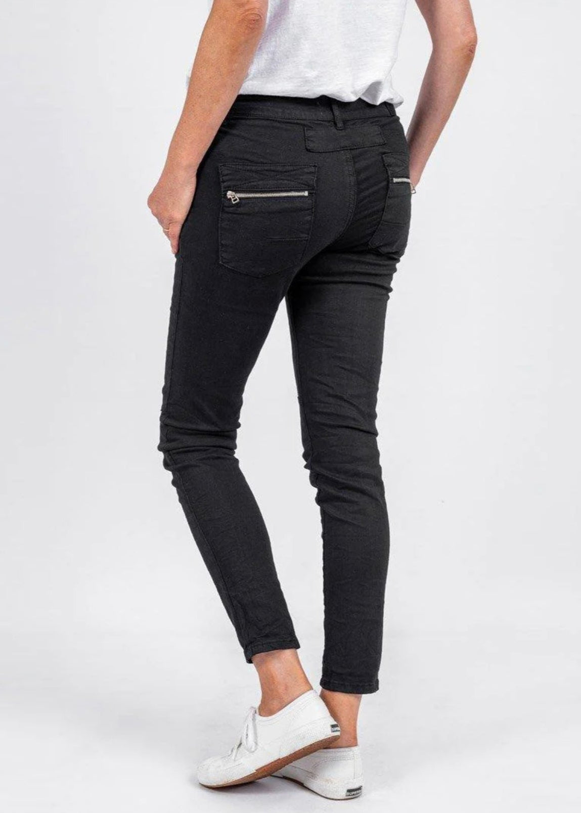 Classic Button Jean ~ Black