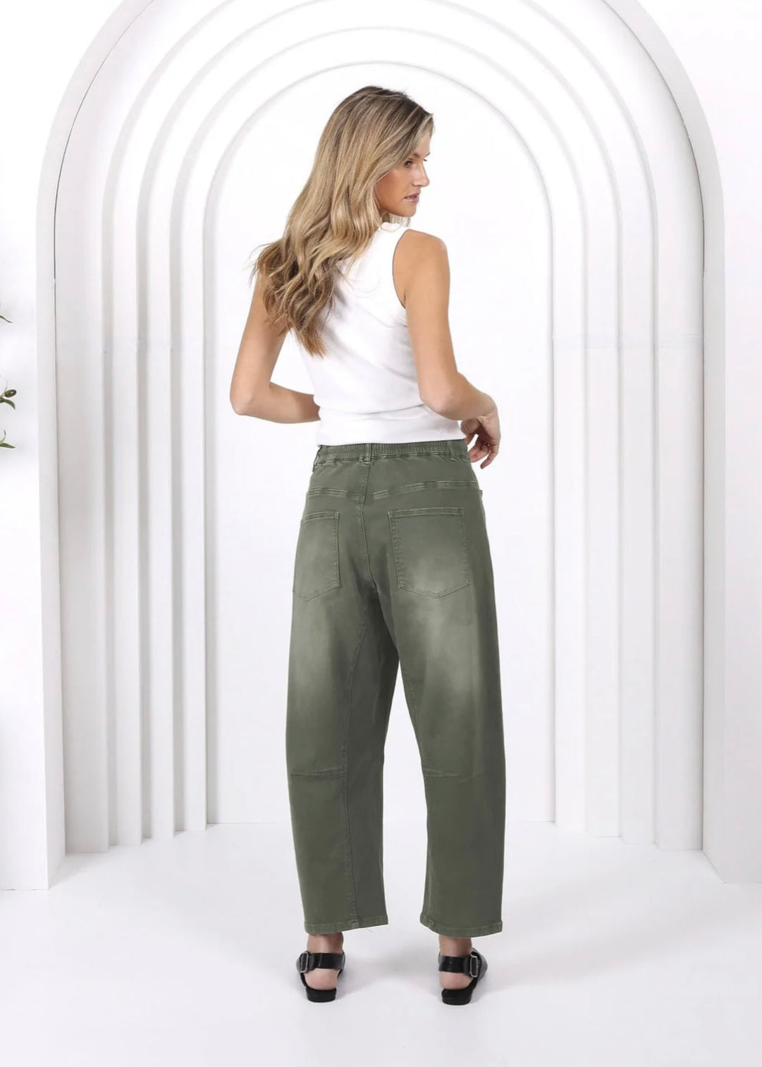 Leo Barrel Jeans ~ Khaki