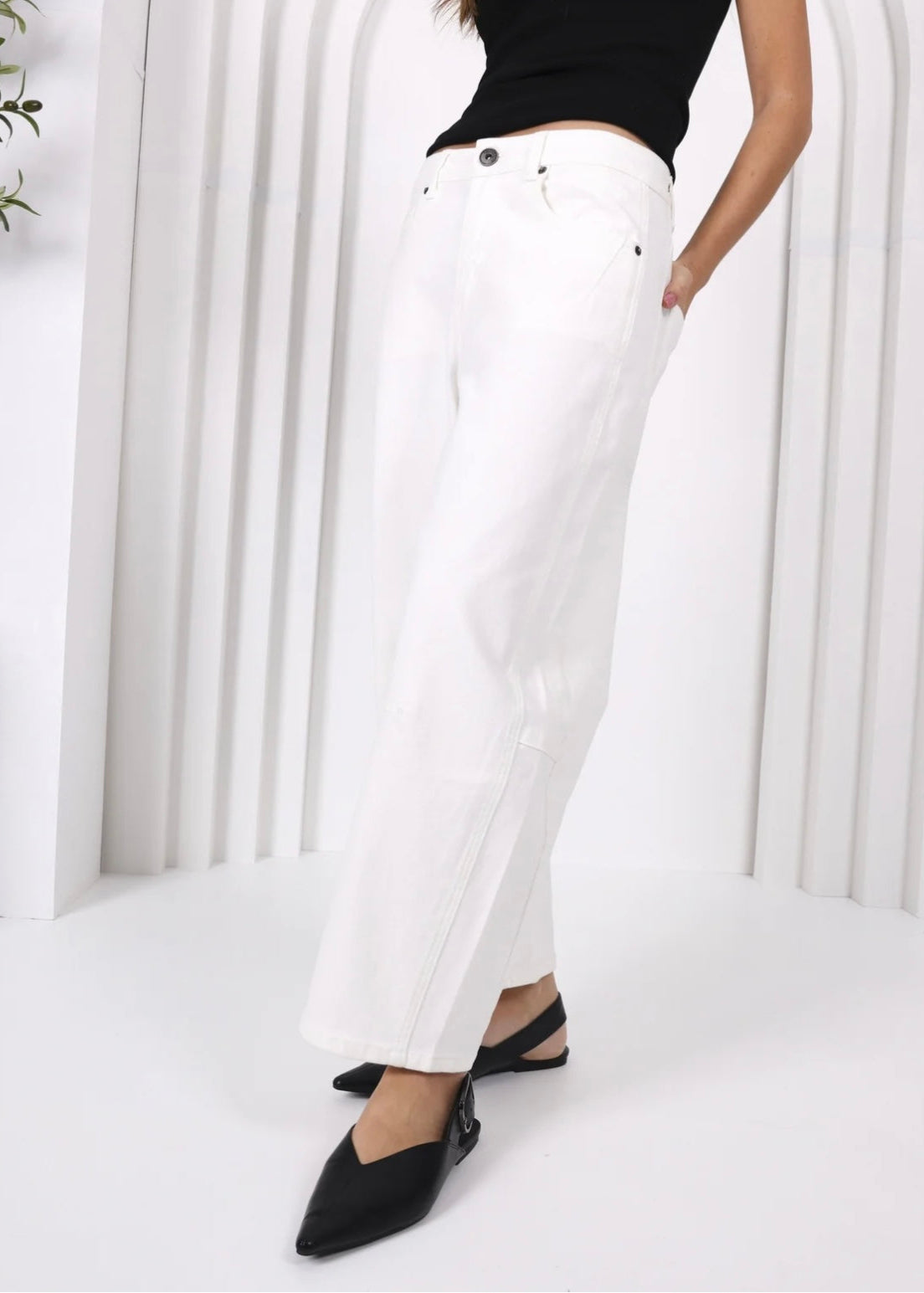 Toni Barrel Jeans ~ White