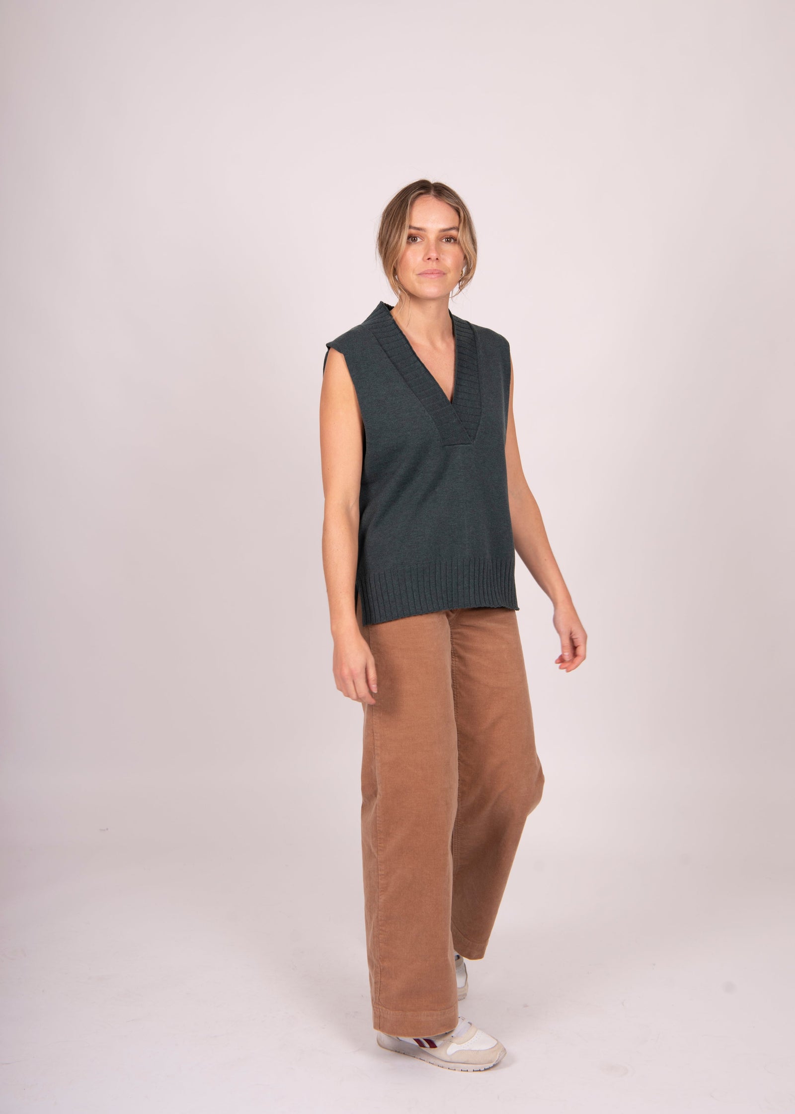 V-Neck Relaxed Vest ~Pine