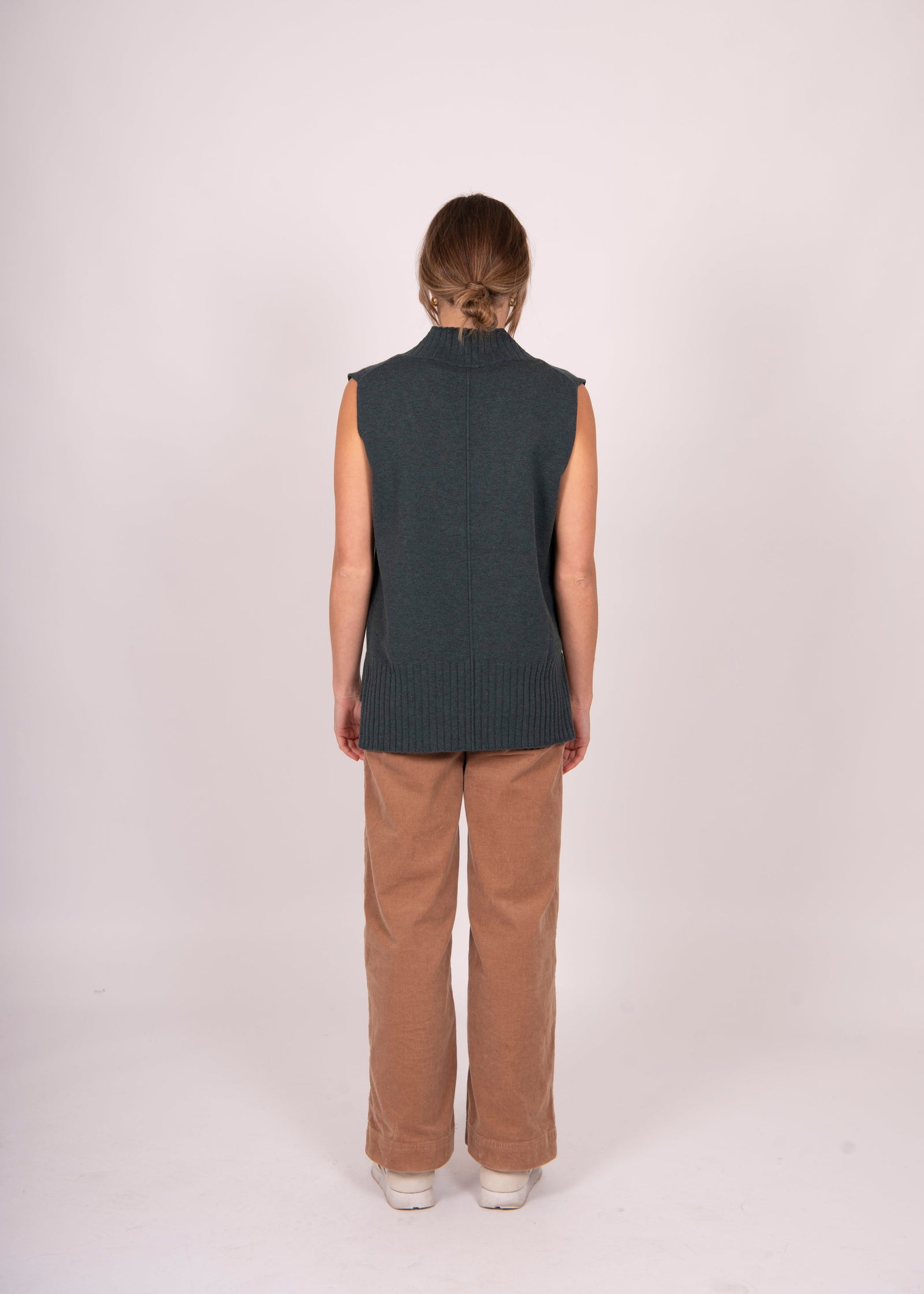 V-Neck Relaxed Vest ~Pine