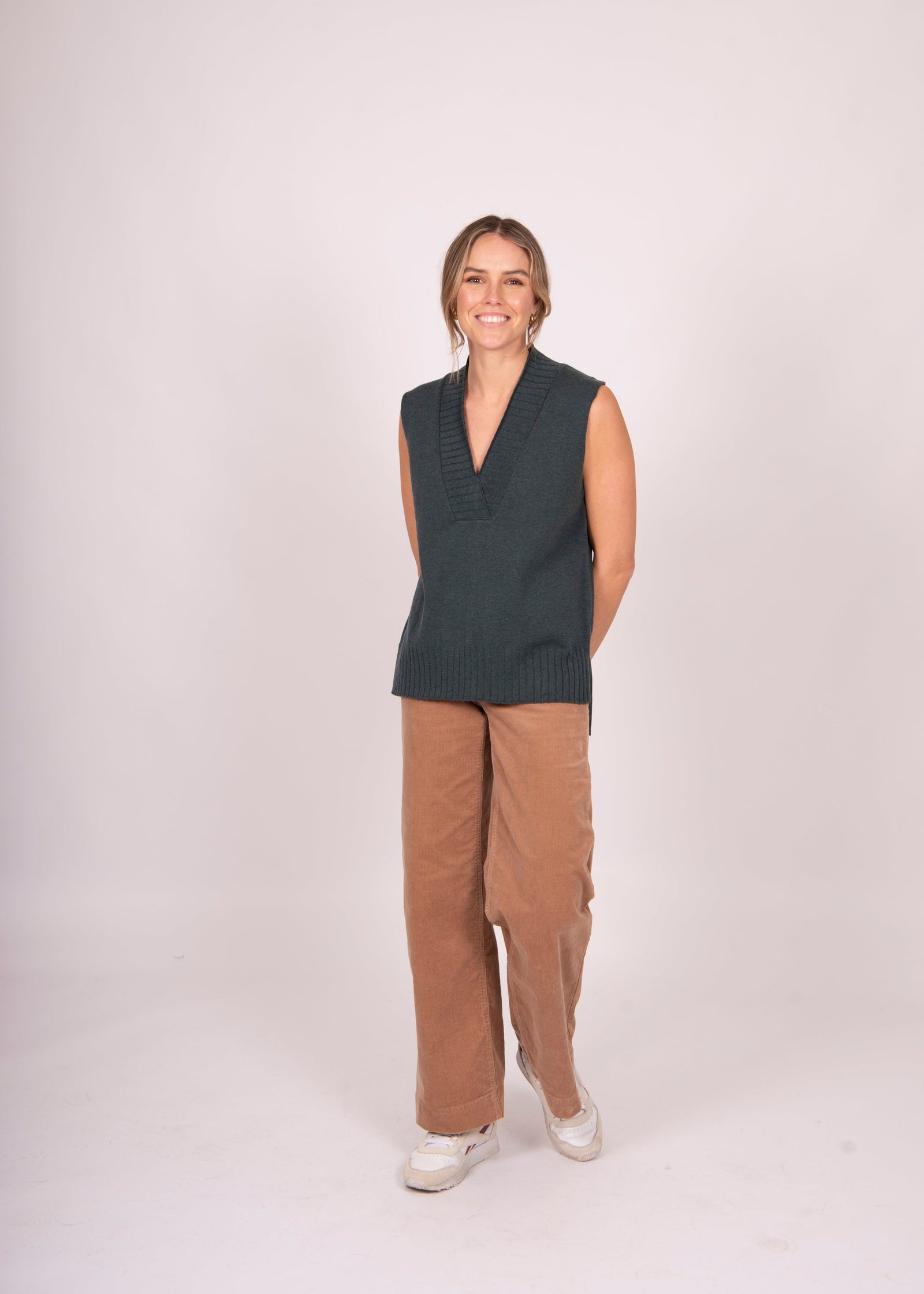 V-Neck Relaxed Vest ~Pine