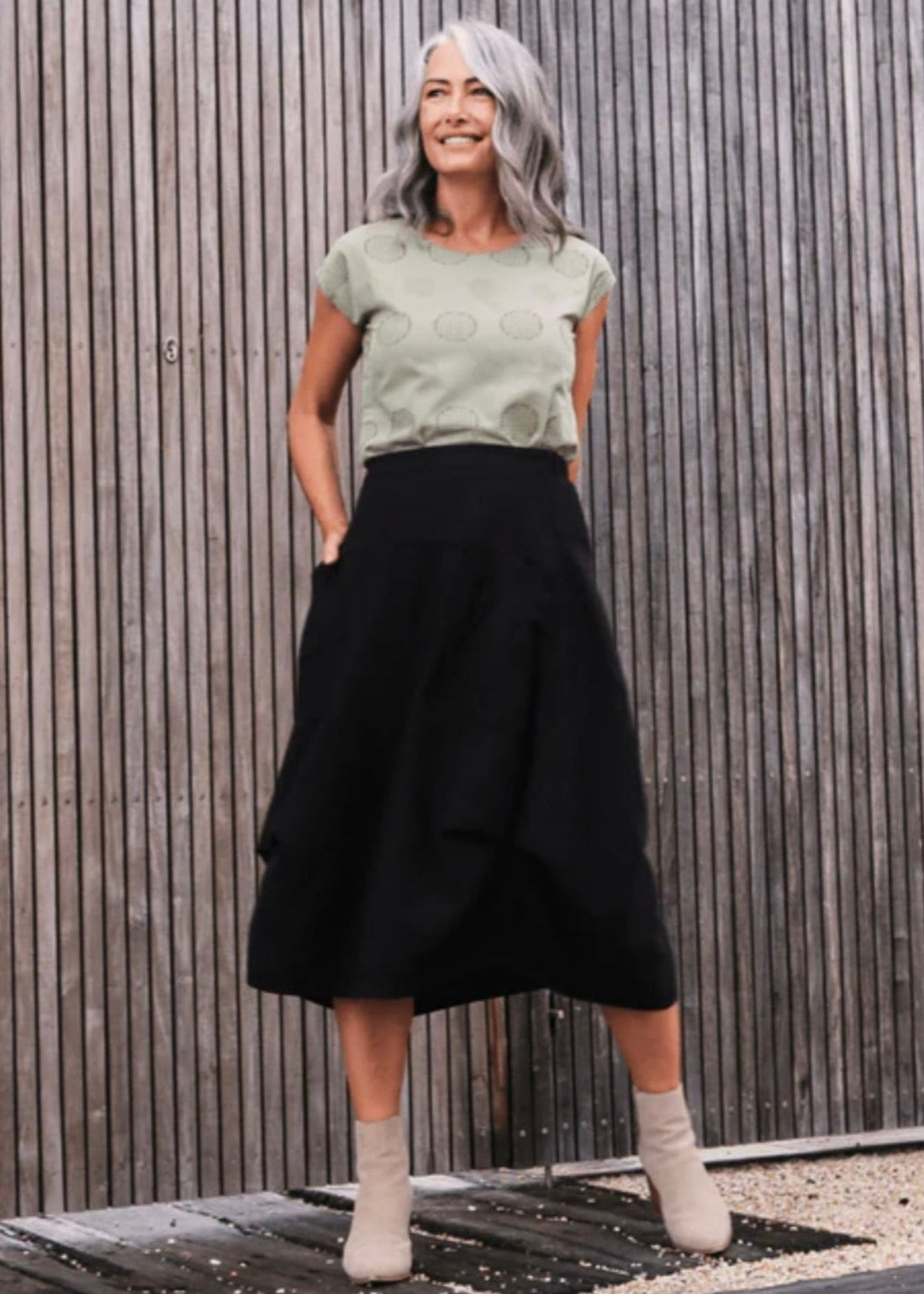 Milwaukee Mills Skirt ~ Black