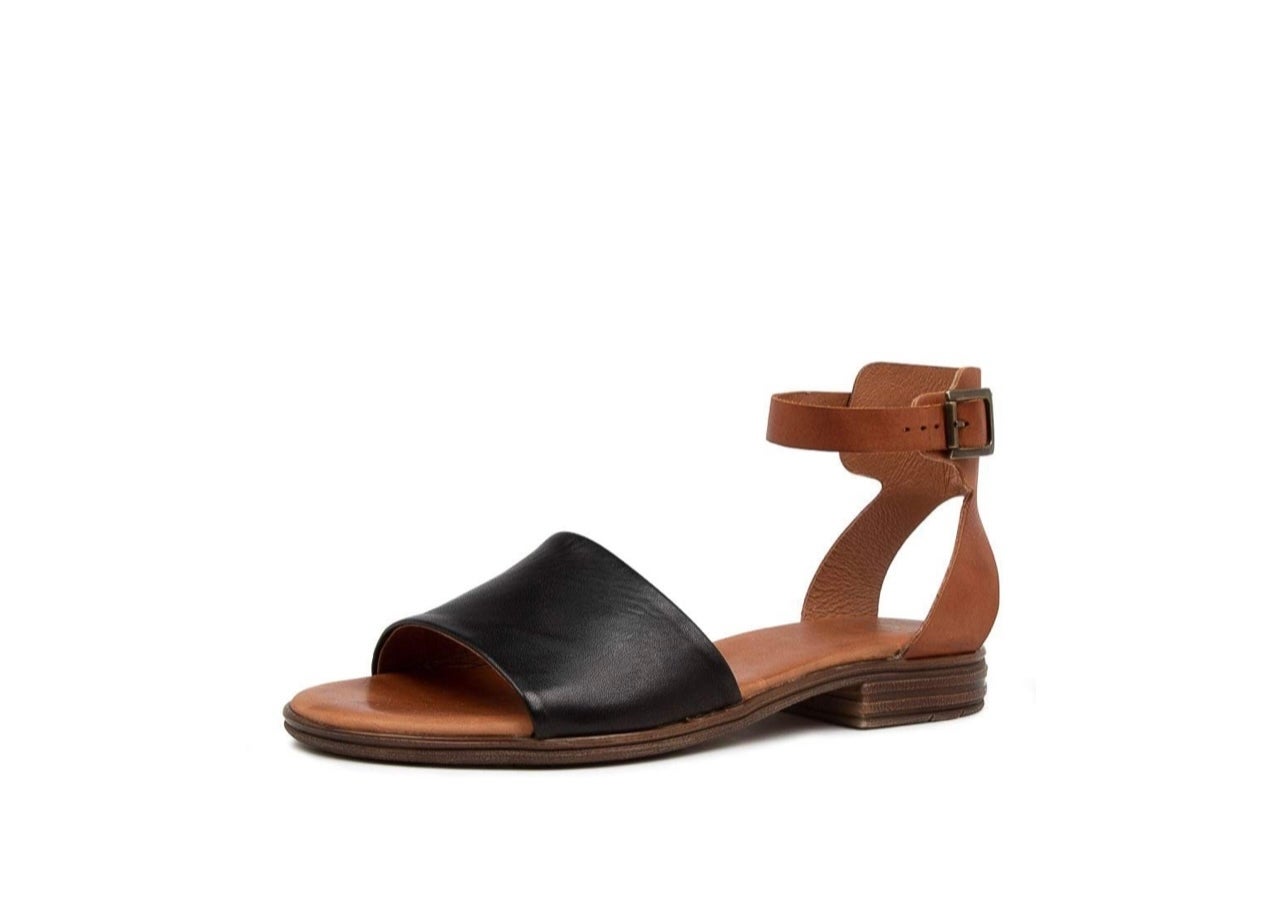 Ilos Sandal ~ Black/Brandy