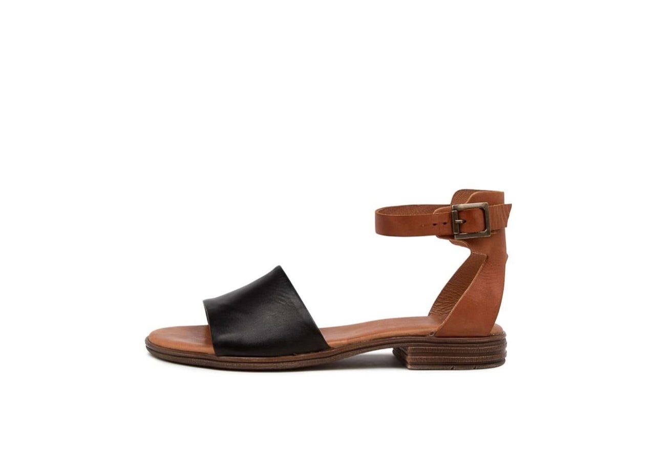 Ilos Sandal ~ Black/Brandy