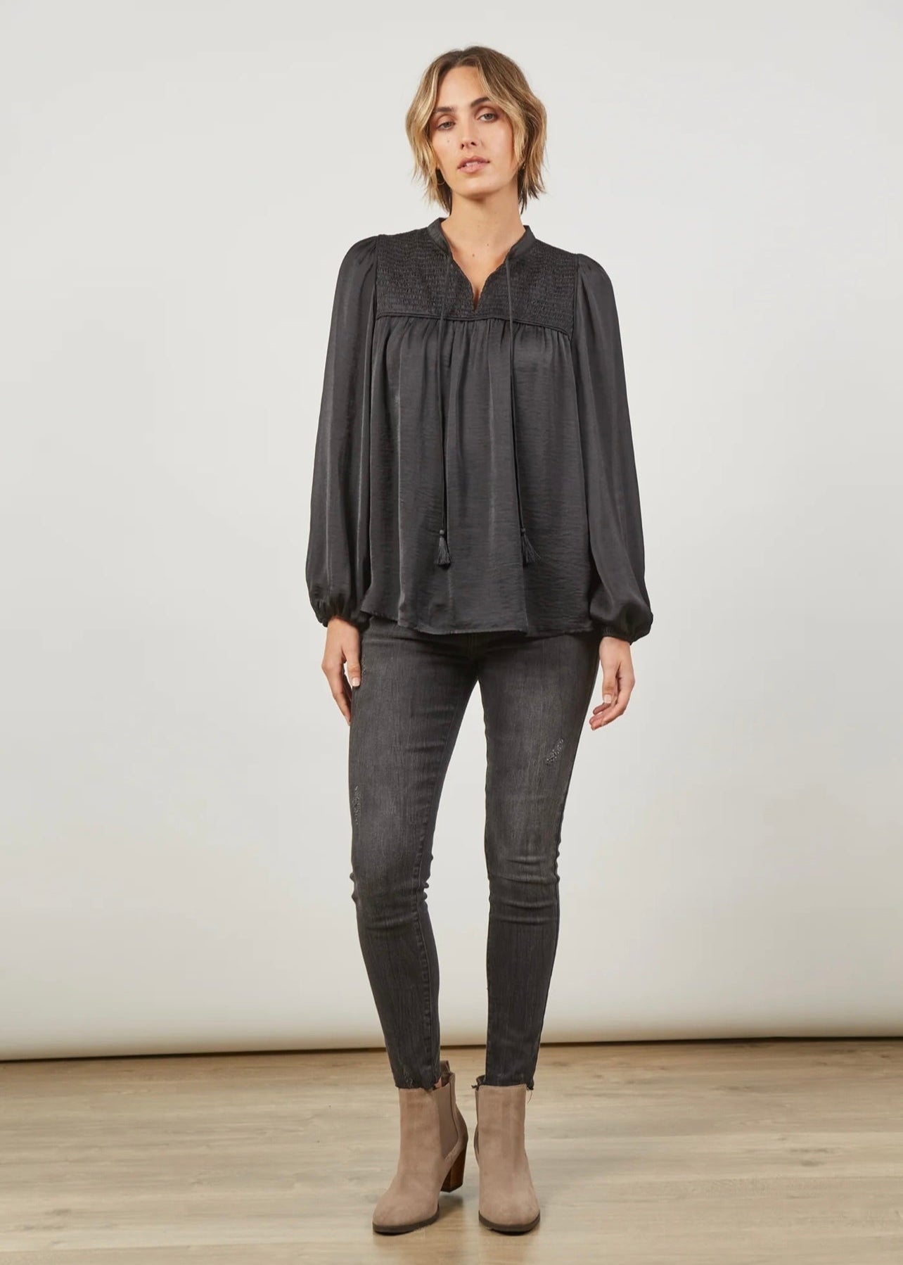 Romance Blouse ~ Onyx