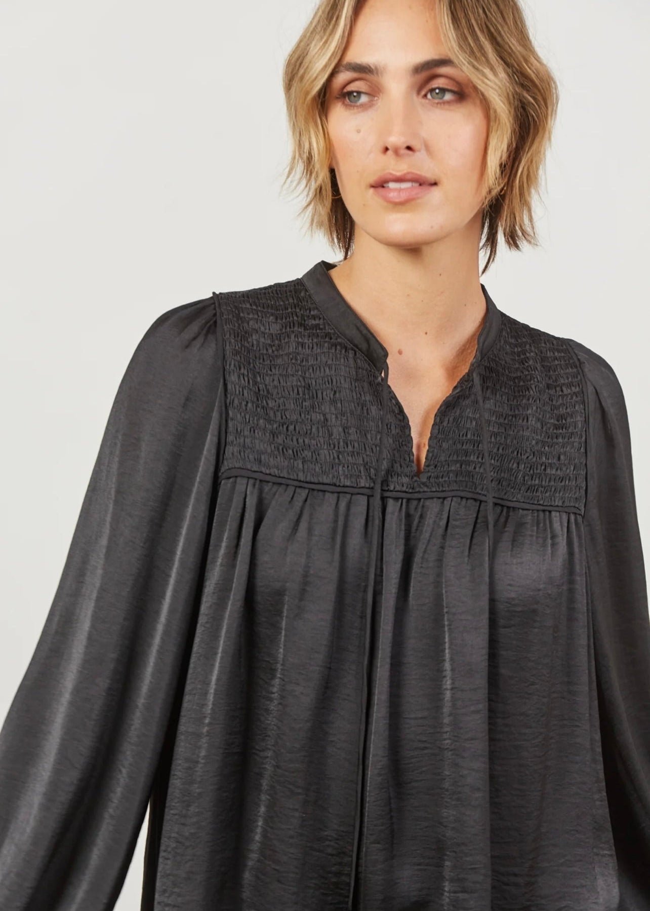 Romance Blouse ~ Onyx