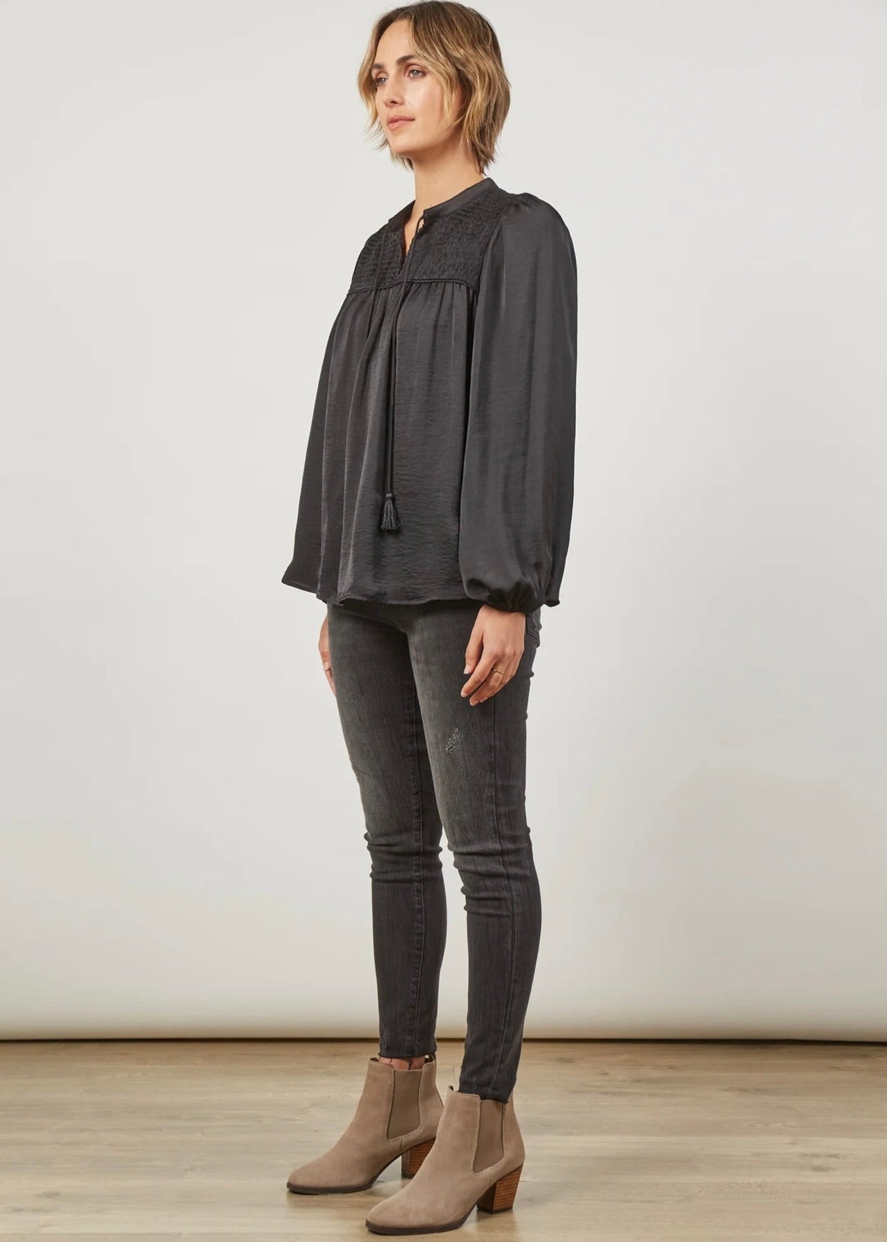 Romance Blouse ~ Onyx