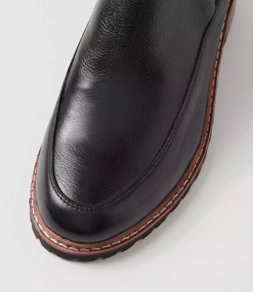 Barret Chelsea Boot ~ Black