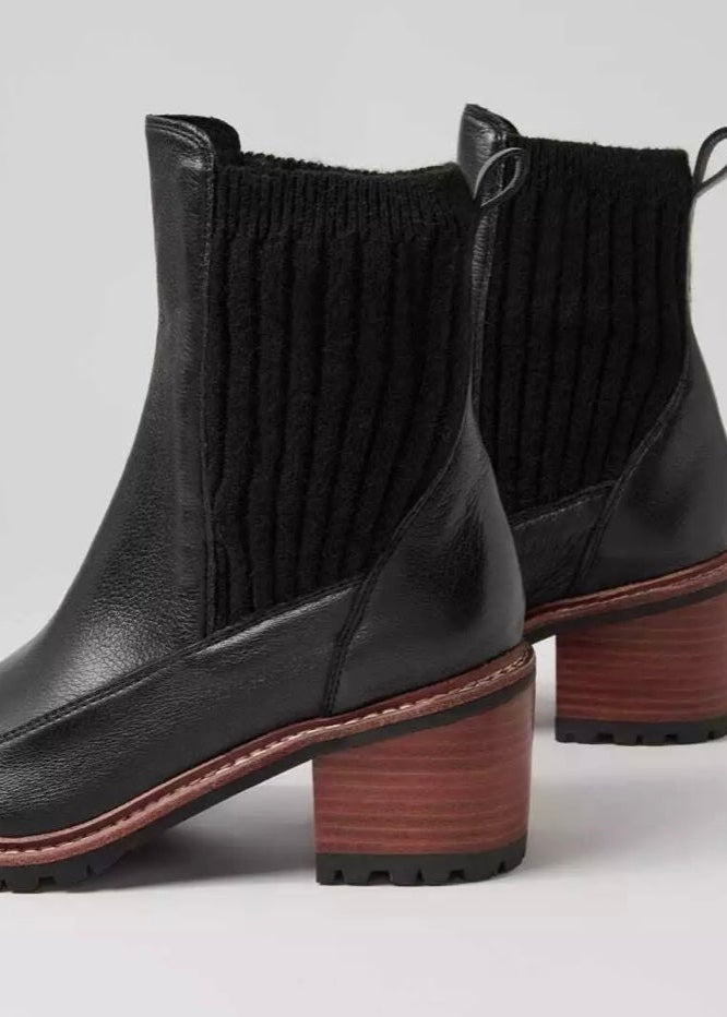 Barret Chelsea Boot ~ Black