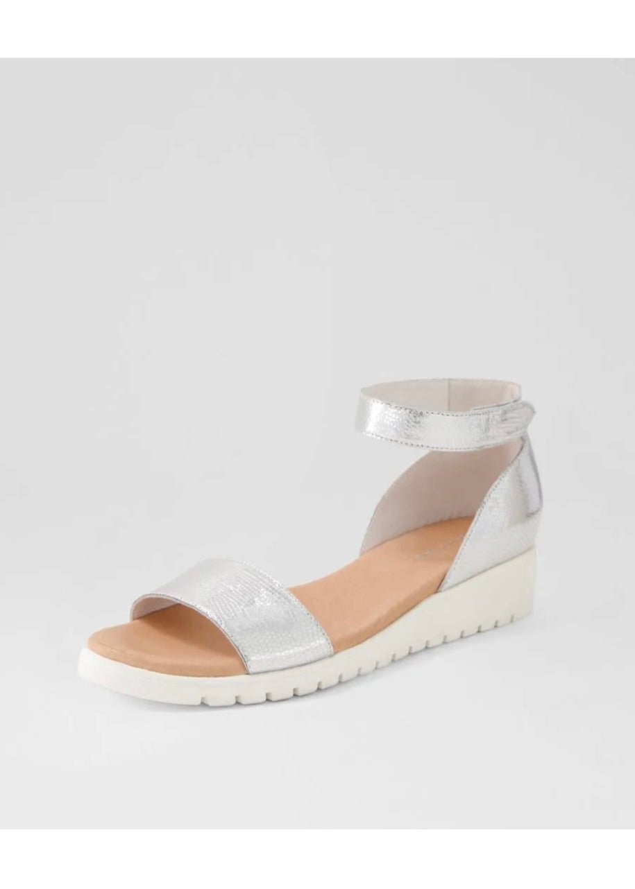 Makally ~ Silver White