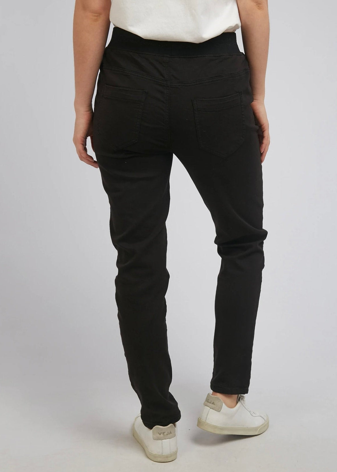 Sylvia Jogger ~ Black