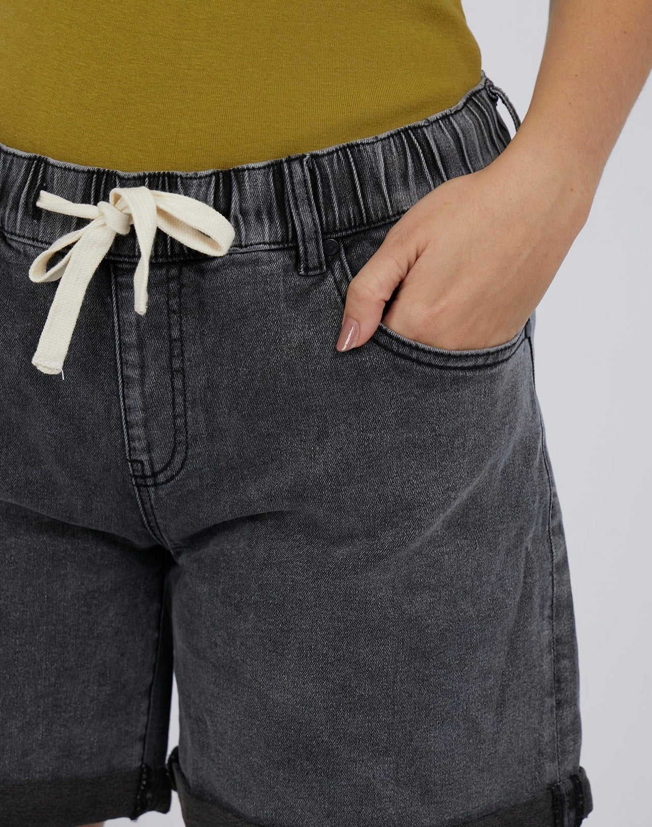 Gabriele Jogger Short ~ Washed Black