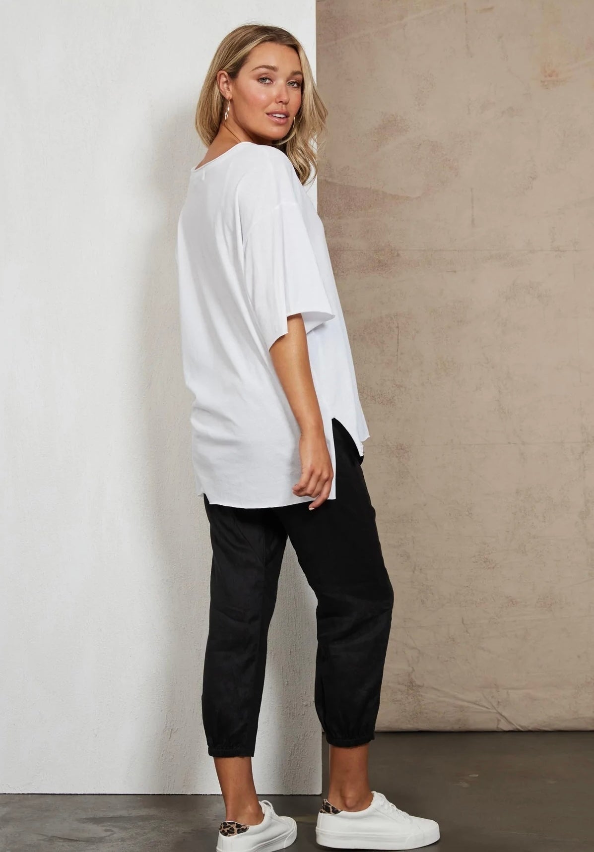 Studio Pocket T Shirt ~ Salt