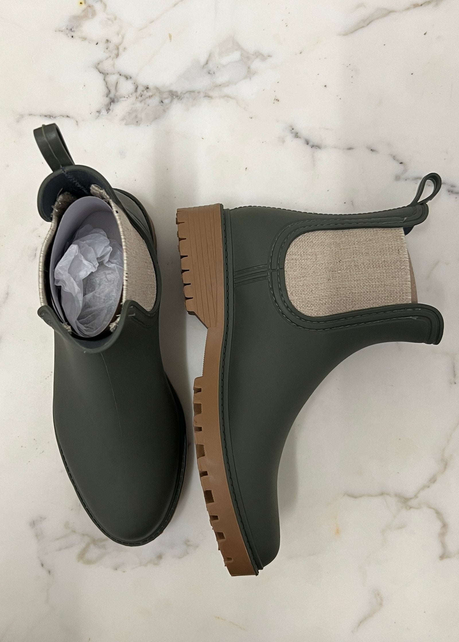 Laurina Chelsea Boot ~ Olive