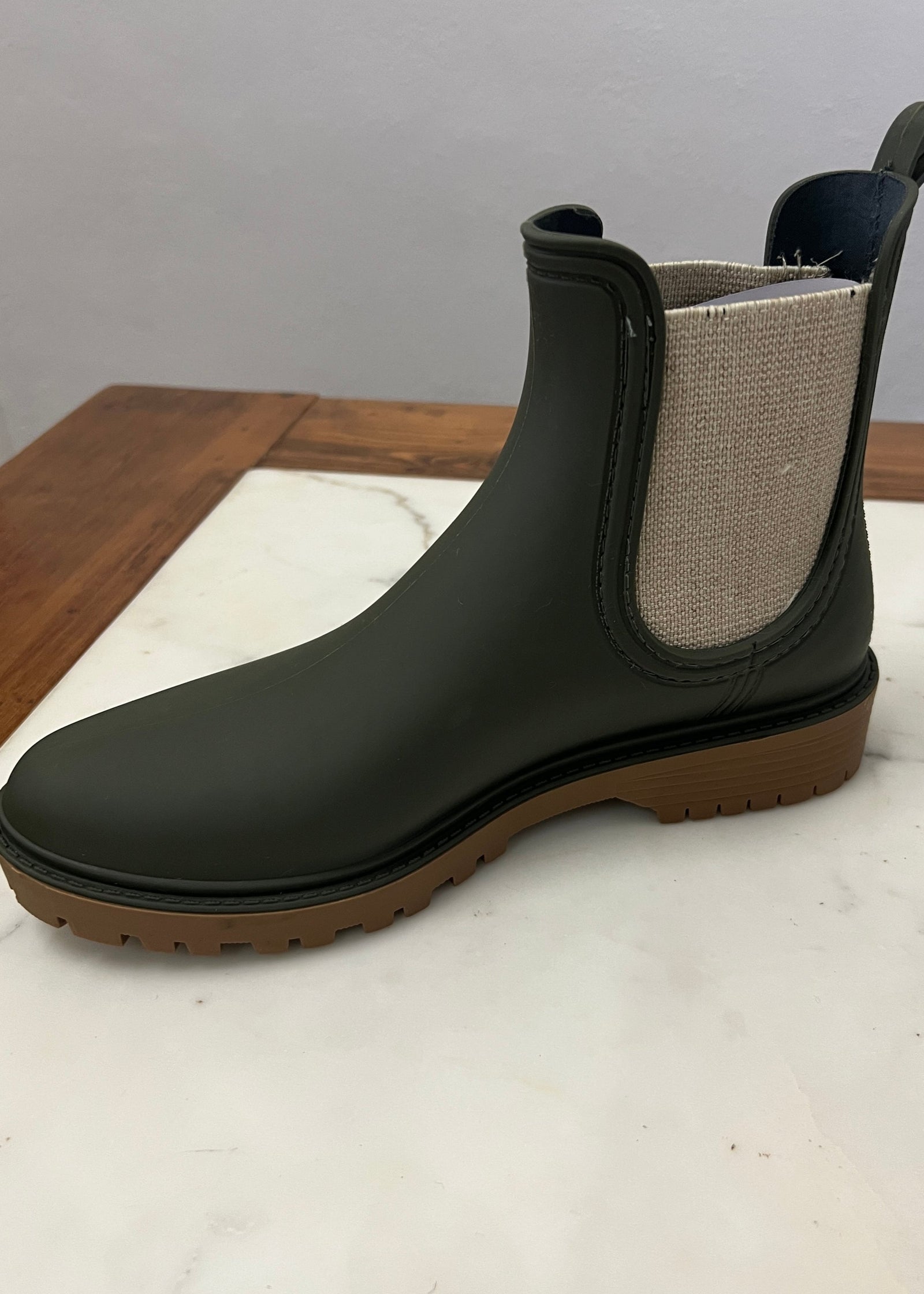 Laurina Chelsea Boot ~ Olive