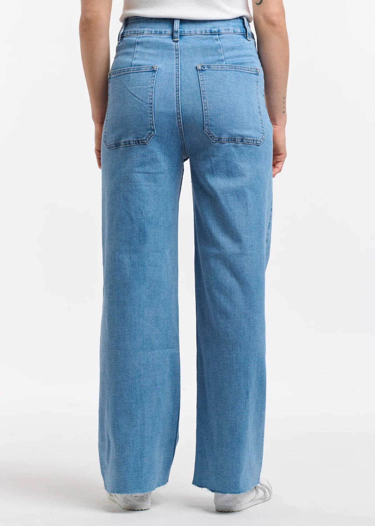 Eddie 7/8th Jean ~ Light Denim