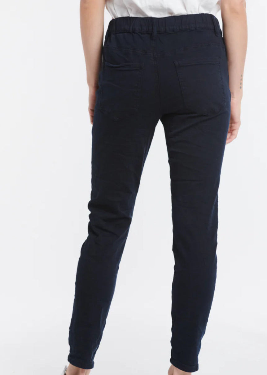 Emma Stretch Jean ~ Navy