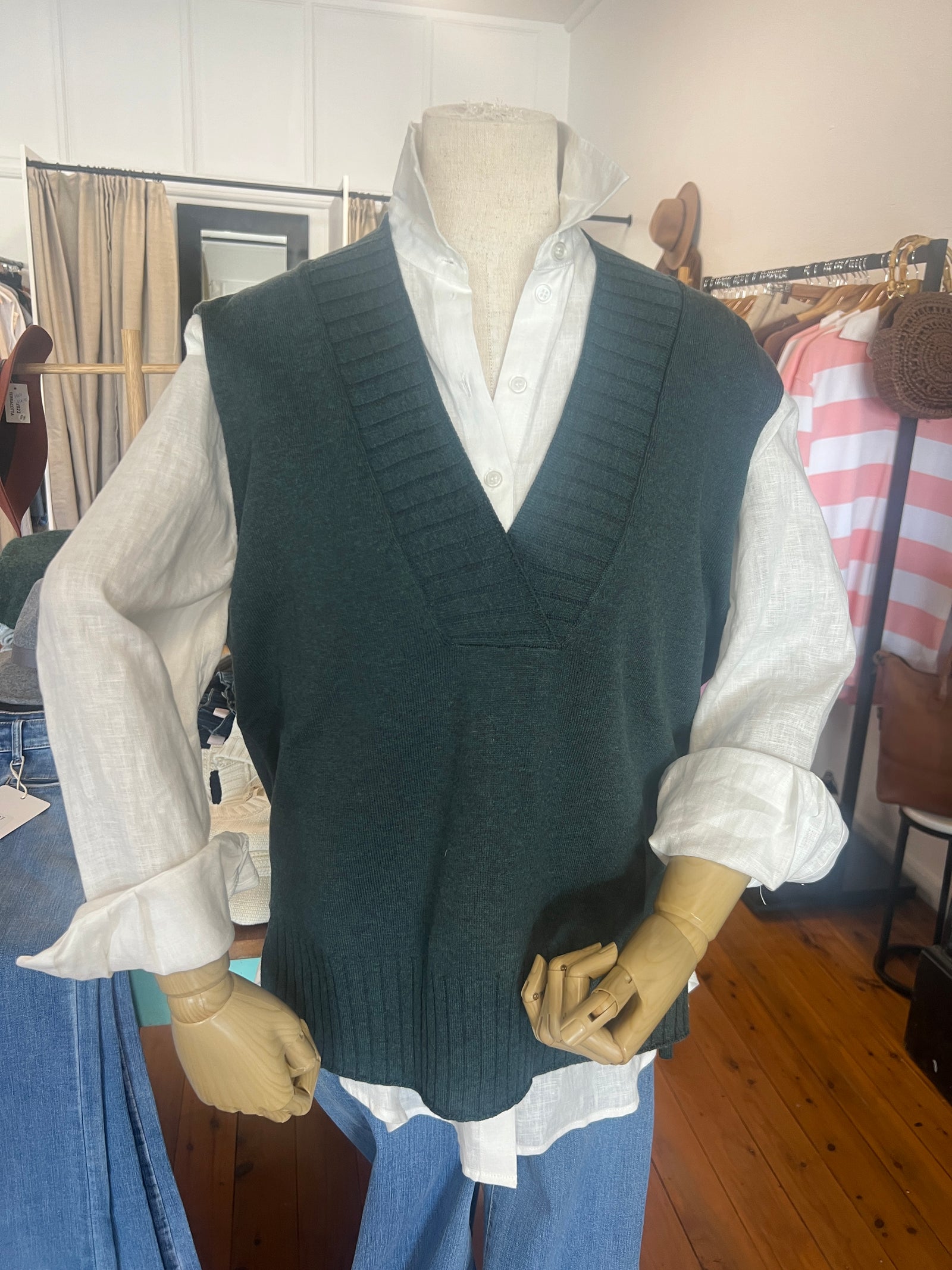 V-Neck Relaxed Vest ~Pine