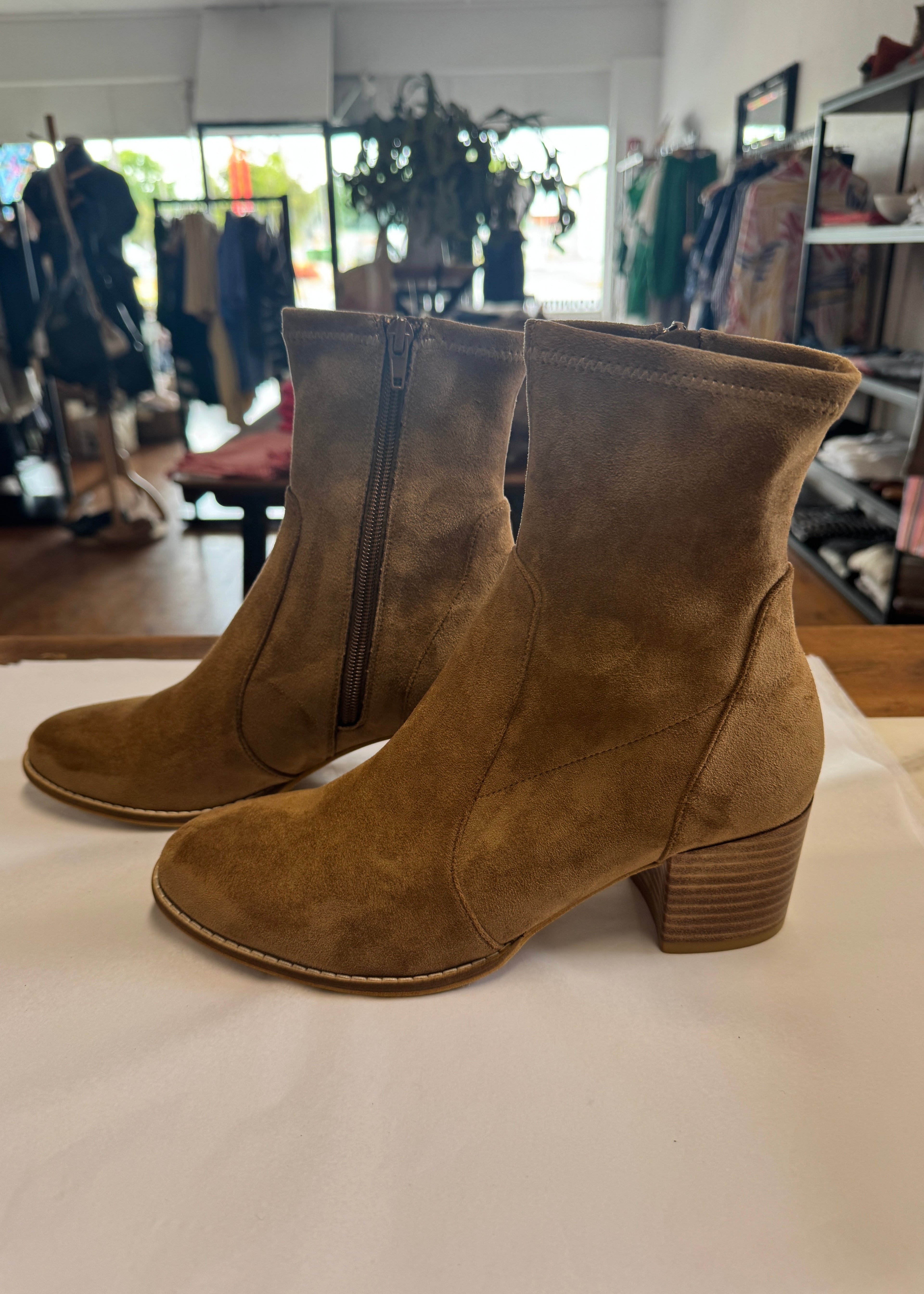 Matveys Boot ~ Lt Chocolate