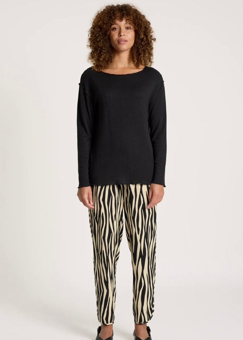 Aria Long Sleeve Top ~ Black
