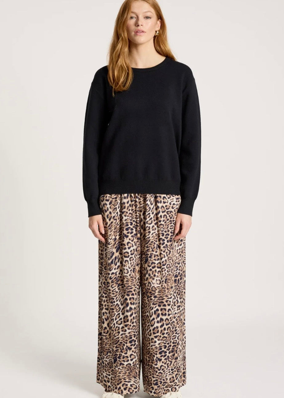 Zala Jumper ~ Black