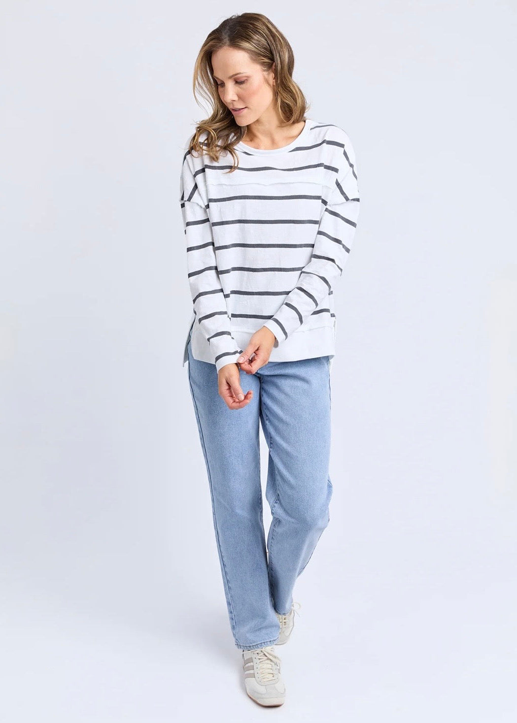 Jayne Stripe Throw On Top ~ White/Charcoal