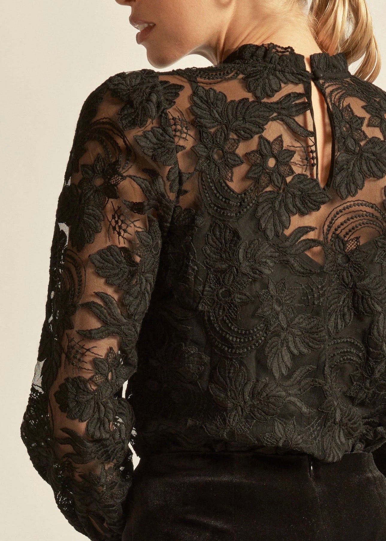Glint Top ~ Black