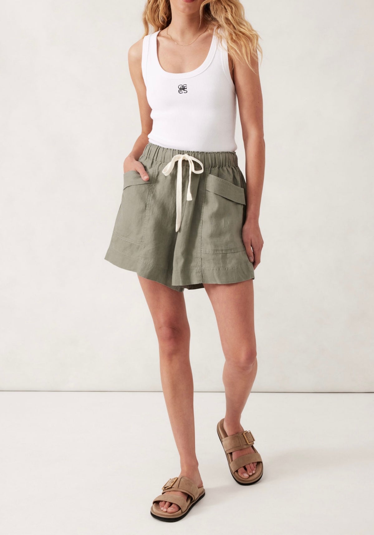 Panelled Pull on Short ~ Khaki