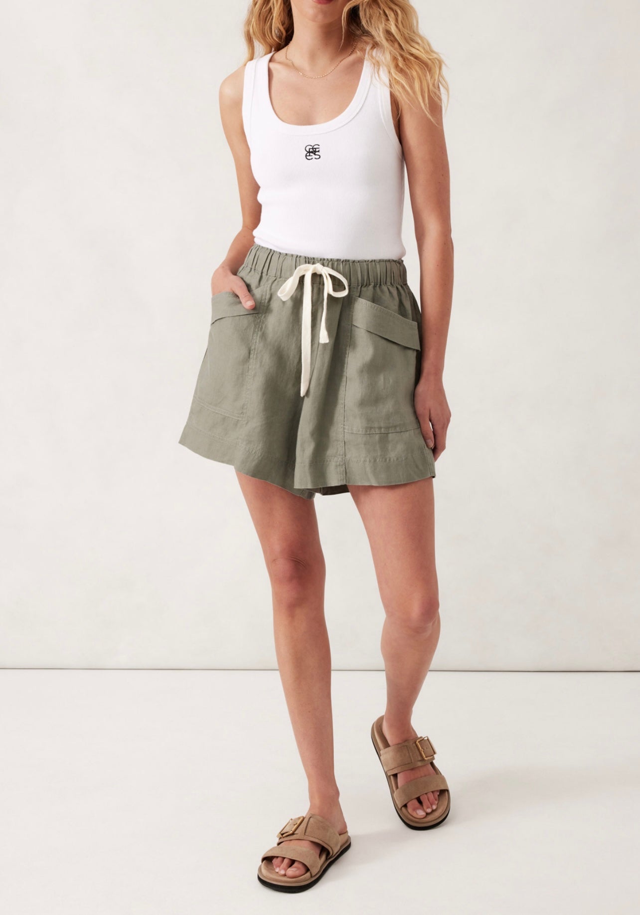 Panelled Pull on Short ~ Khaki