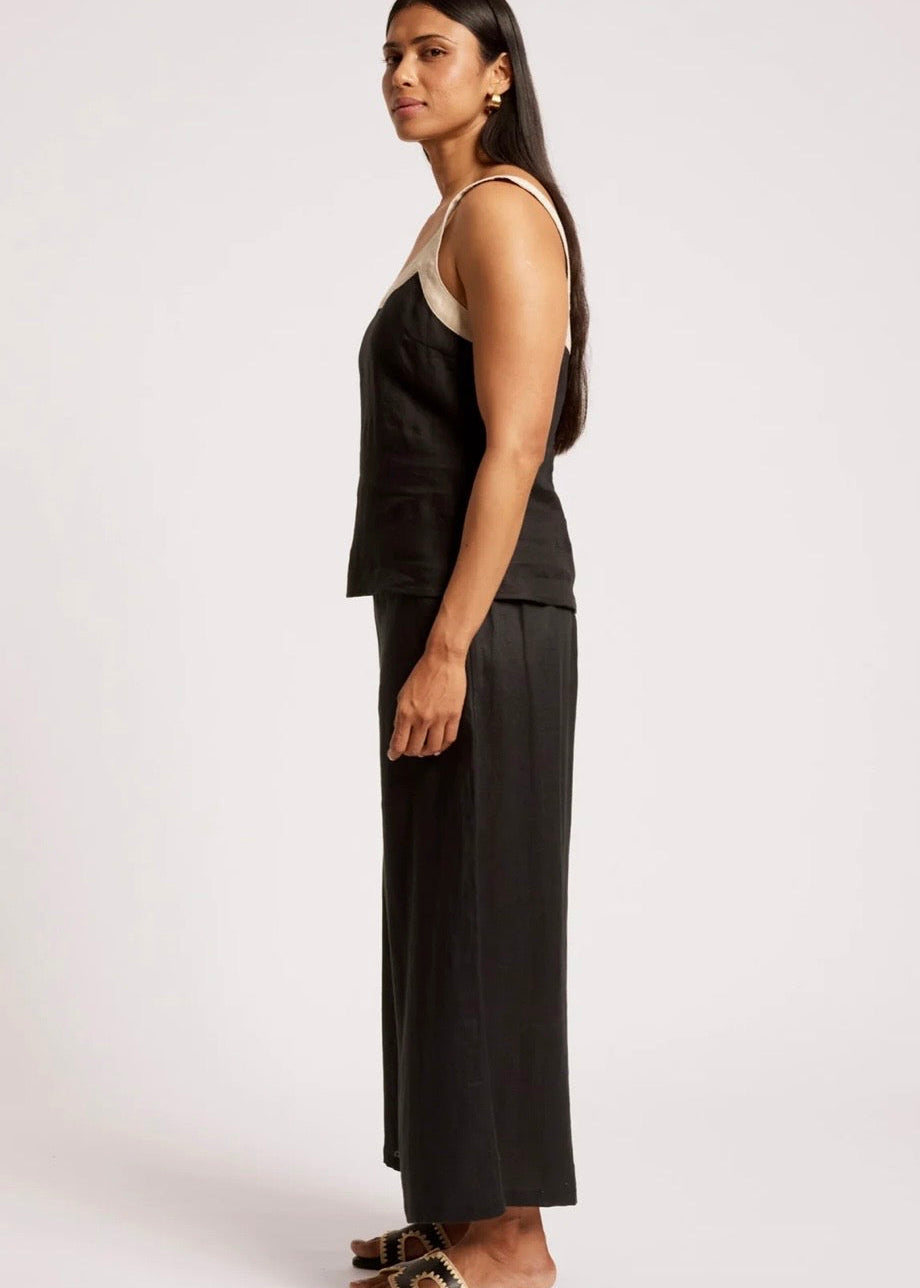 Maris Splice Tank ~ Black/Tusk