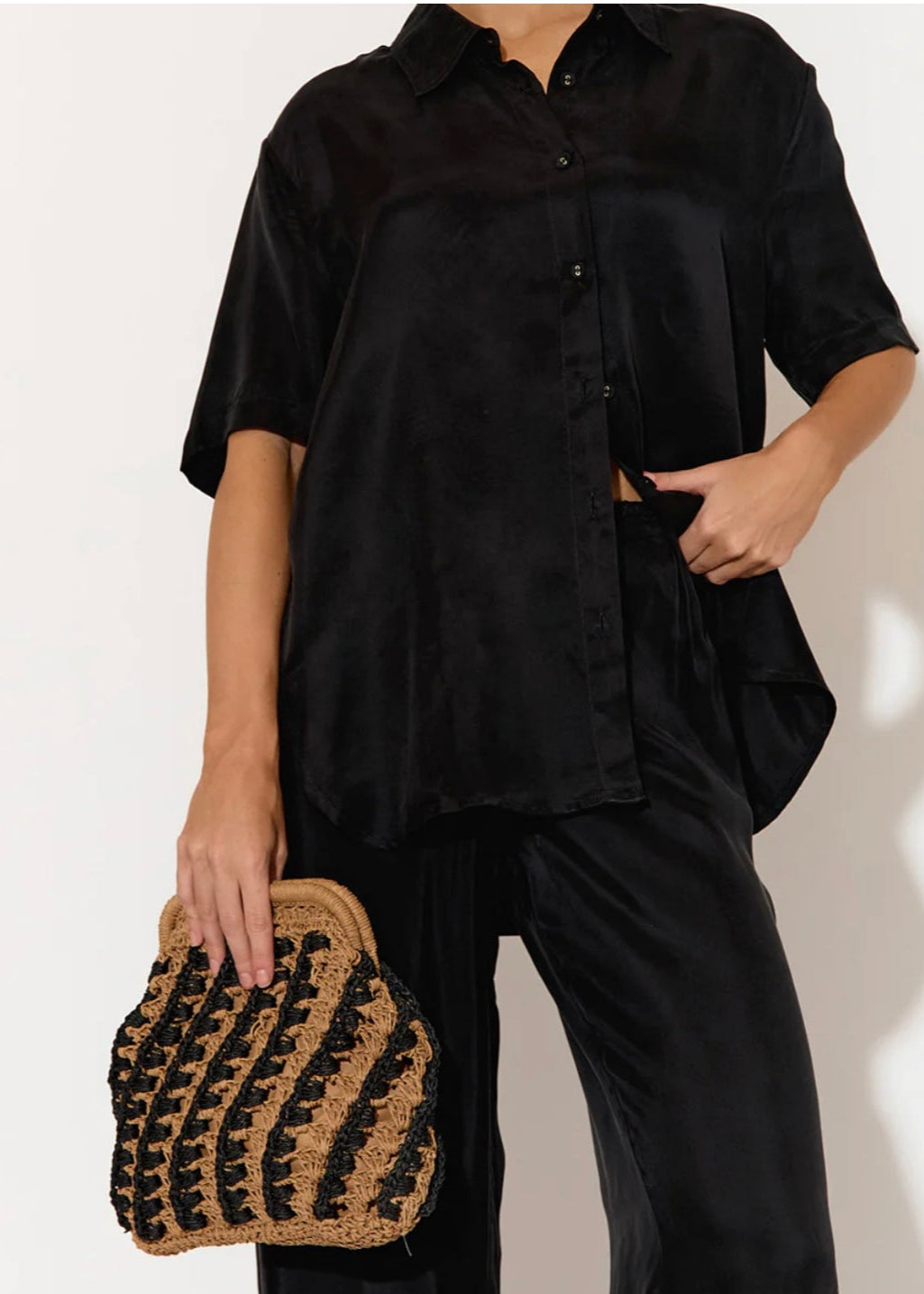 Eadie Crochet Weave Clutch ~ Black/Natural