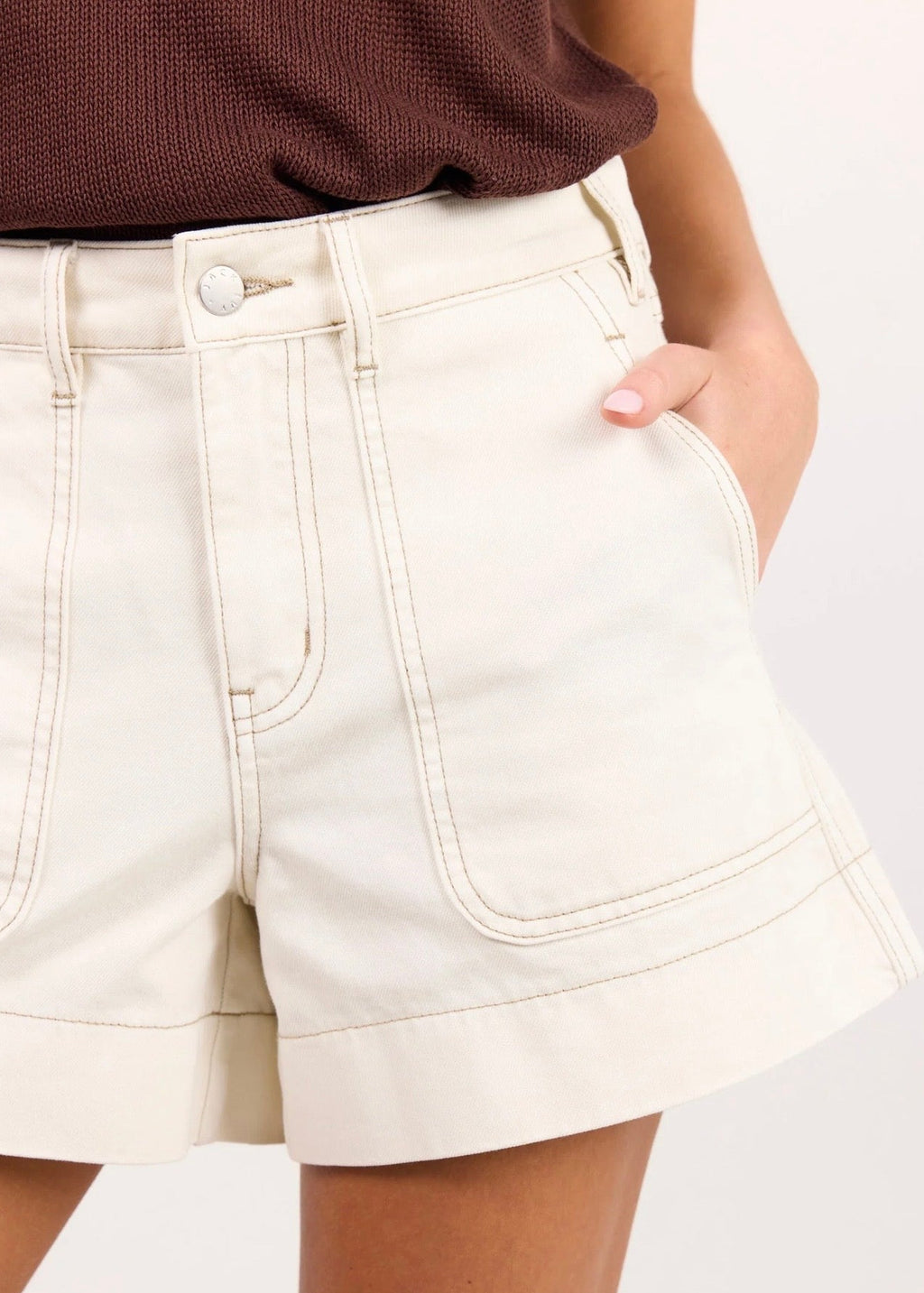 Kindly Pocket Front Short ~ Ecru