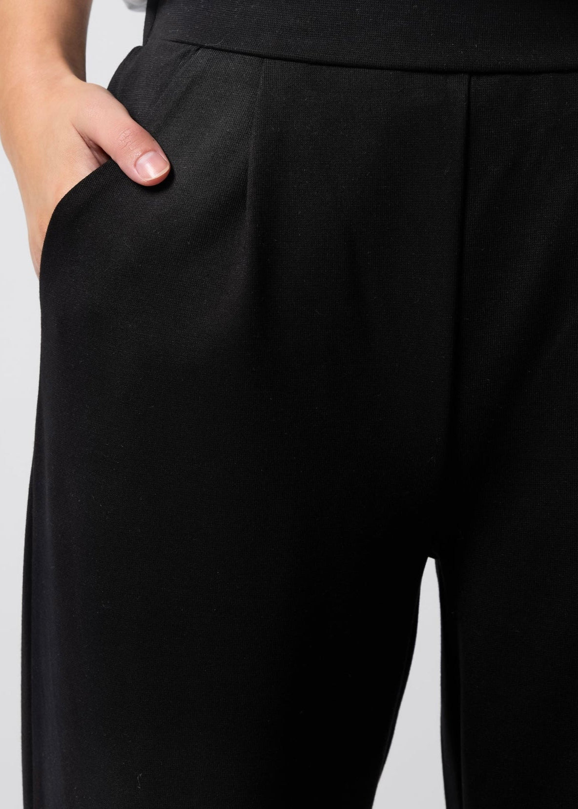 Ria Pant ~ Black