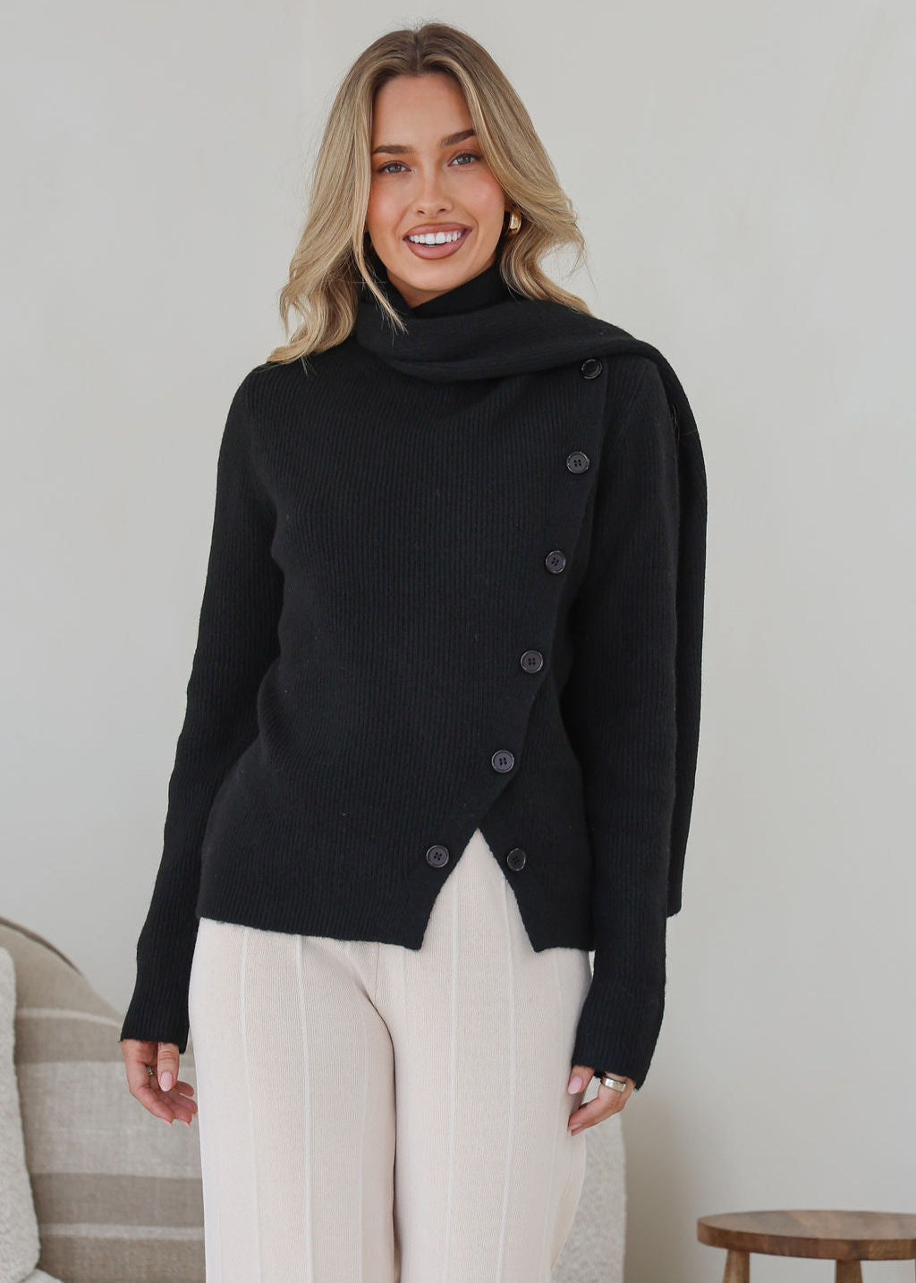 Picadilly Attached Scarf Knit ~ Black