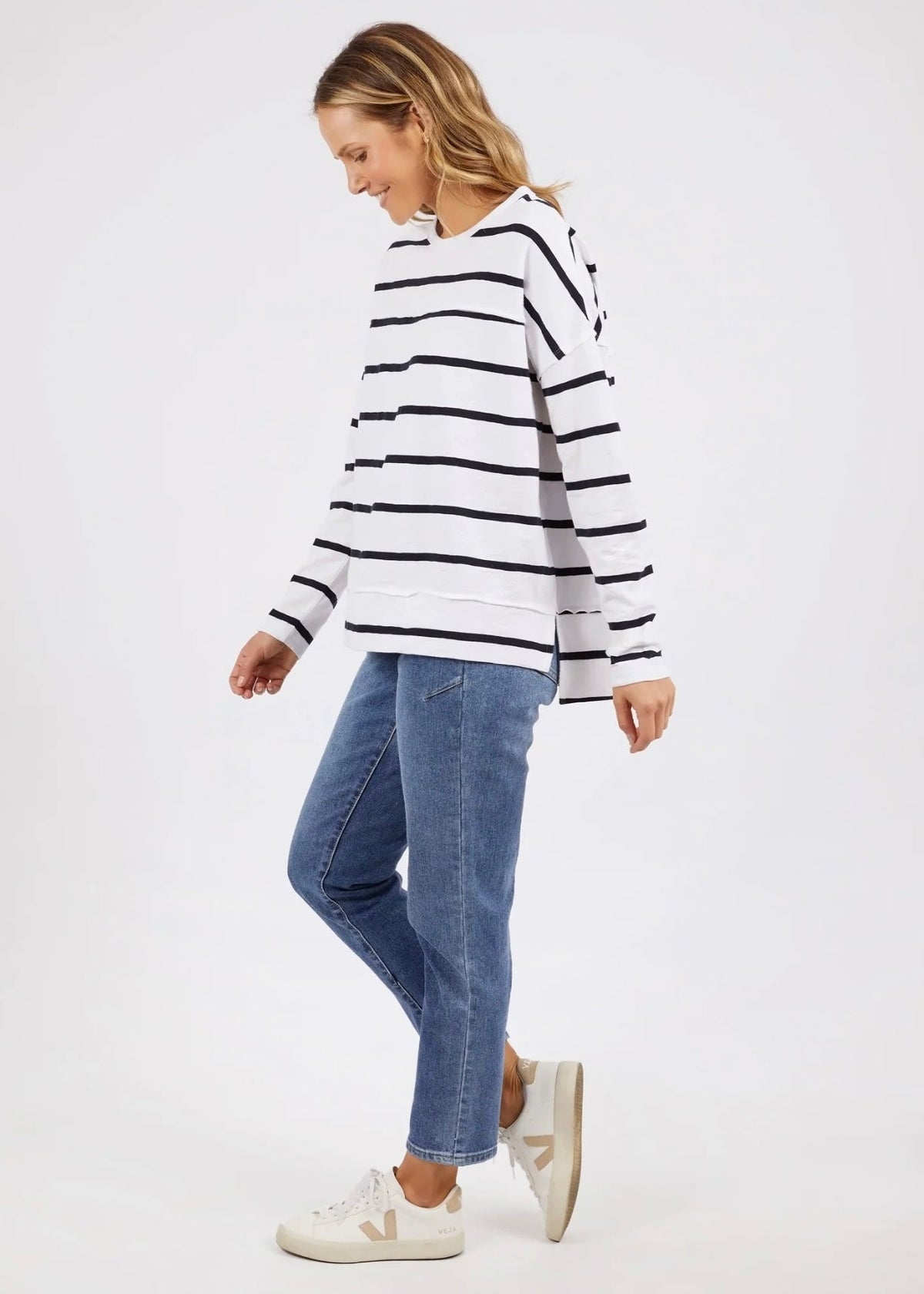 Jayne Stripe Throw On Top ~ White/Navy