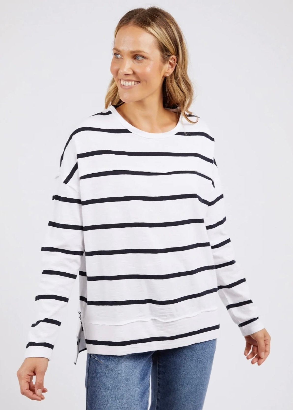 Jayne Stripe Throw On Top ~ White/Navy