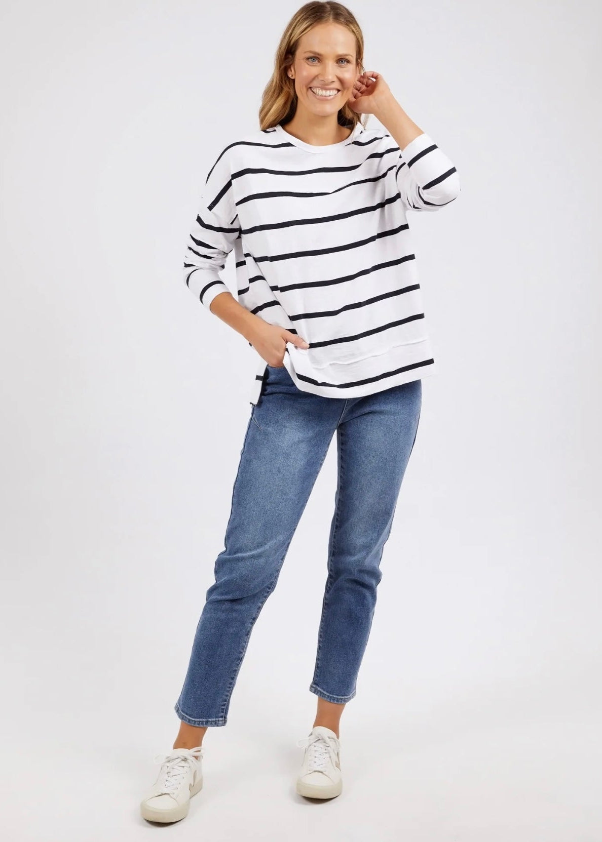 Jayne Stripe Throw On Top ~ White/Navy