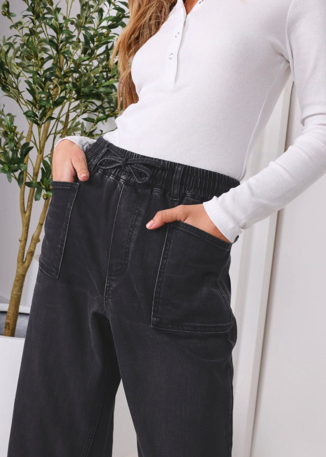 Leo Barrel Jeans ~ Black