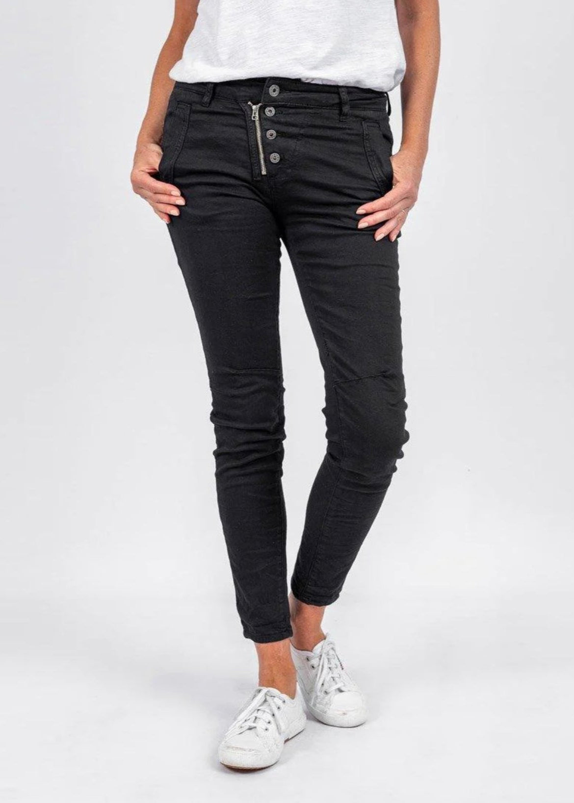 Classic Button Jean ~ Black