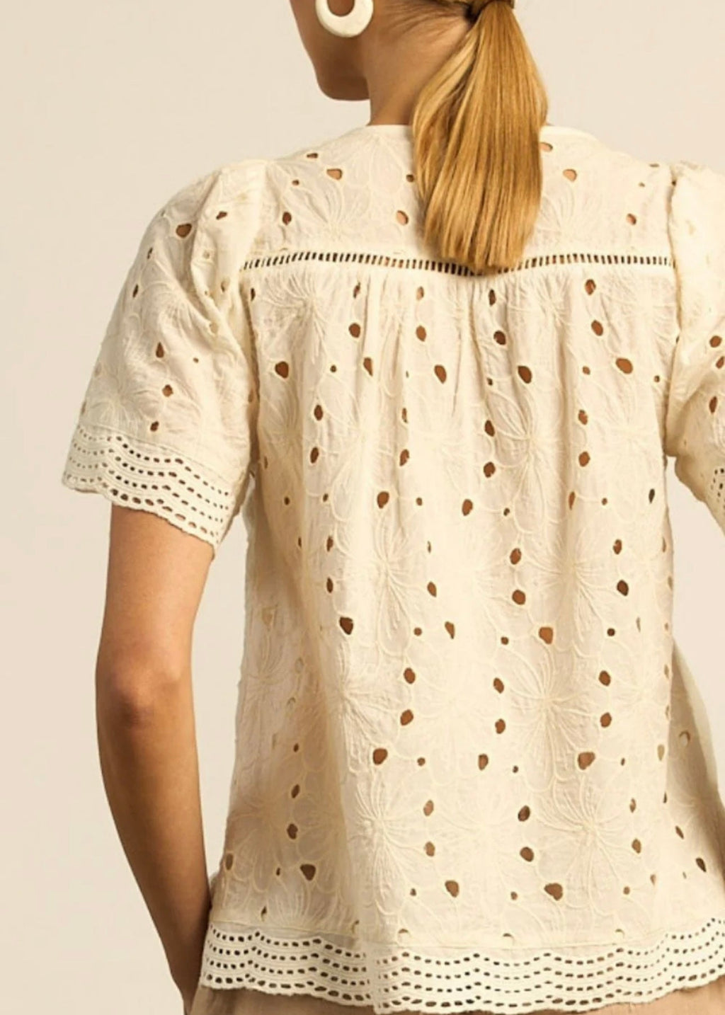 Vantage Top ~ Cream