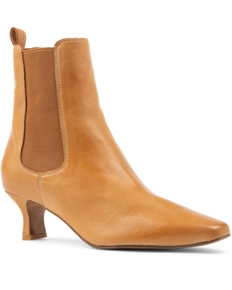Capeyas Ankle Boot ~ Tan