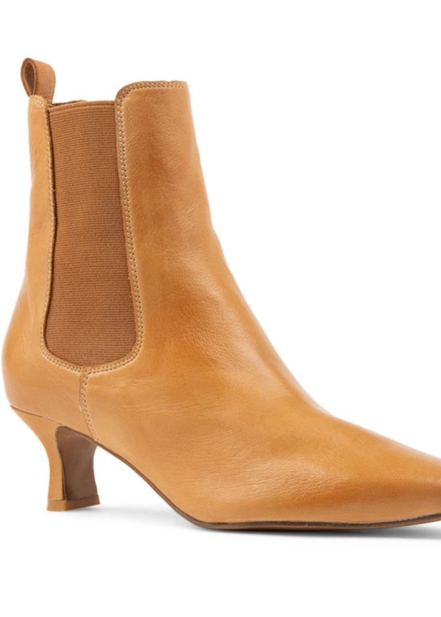 Capeyas Ankle Boot ~ Tan