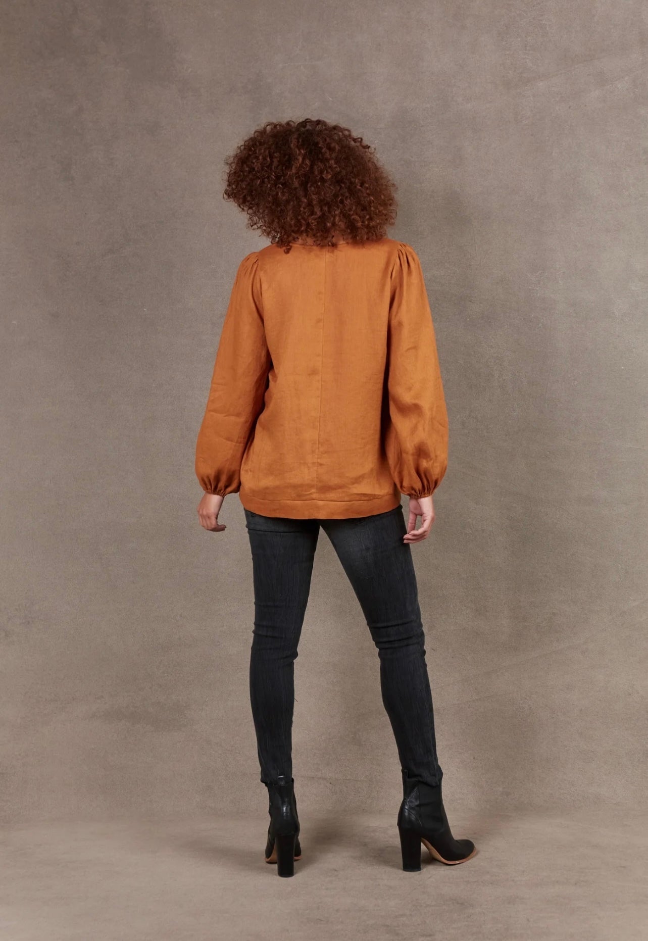Nama Top ~ Ochre