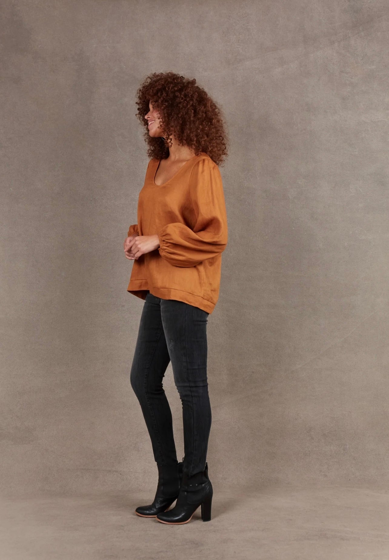 Nama Top ~ Ochre