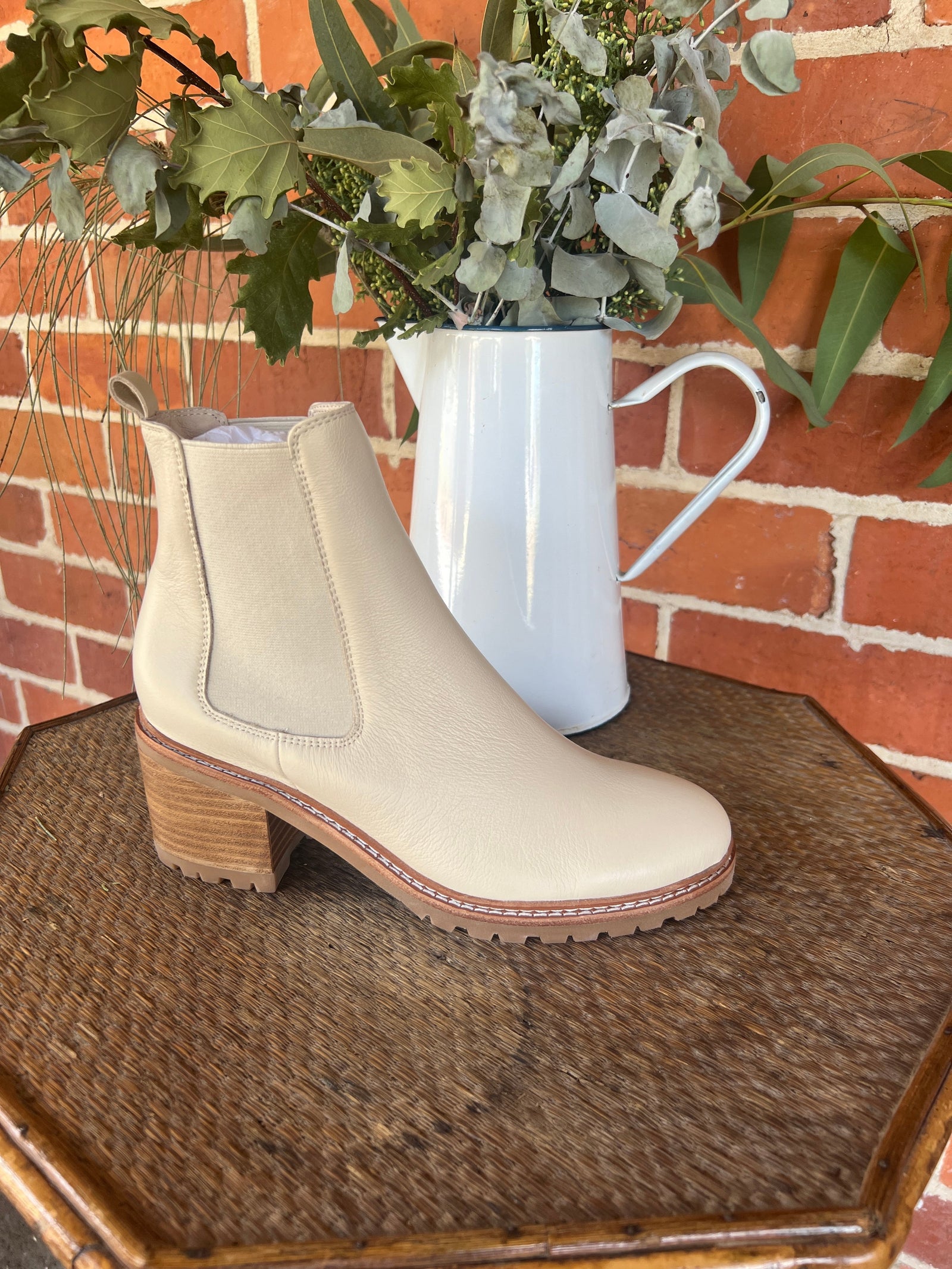 Biscoti Boot ~ Oatmilk