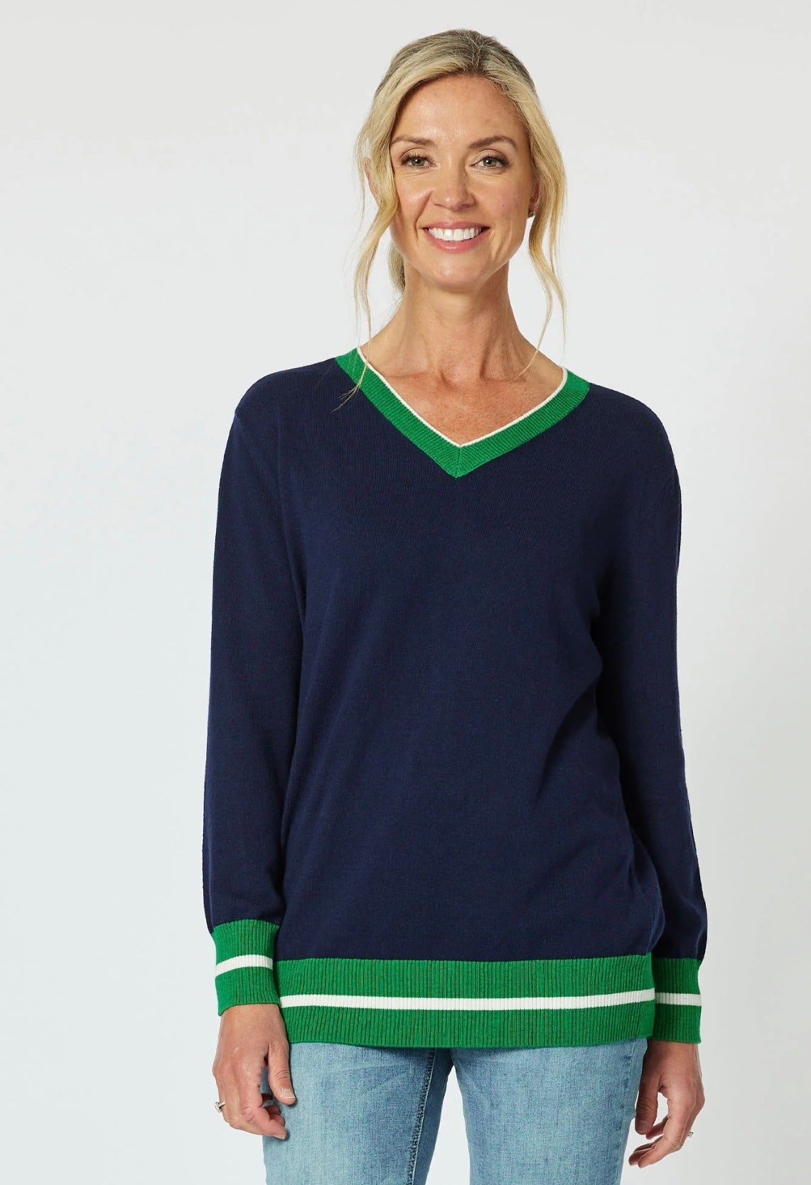 Harvard V Neck Trim Jumper ~ Navy
