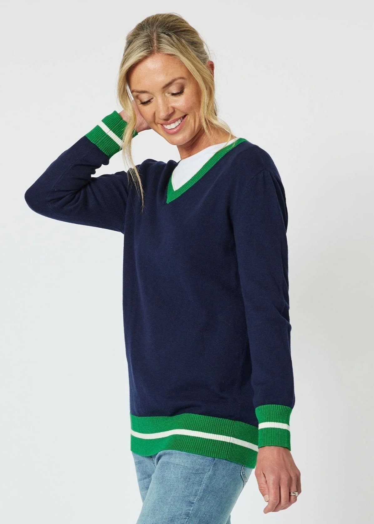 Harvard V Neck Trim Jumper ~ Navy