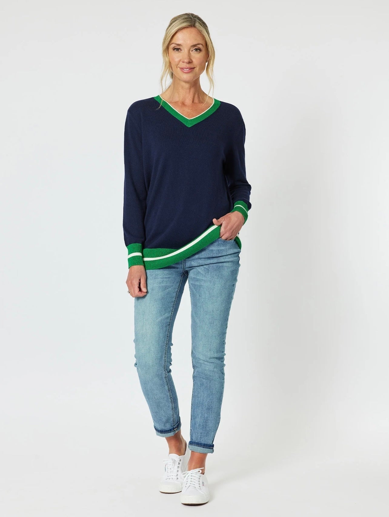 Harvard V Neck Trim Jumper ~ Navy
